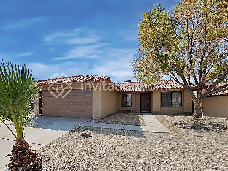 127 Sterling Dr — Photo 1