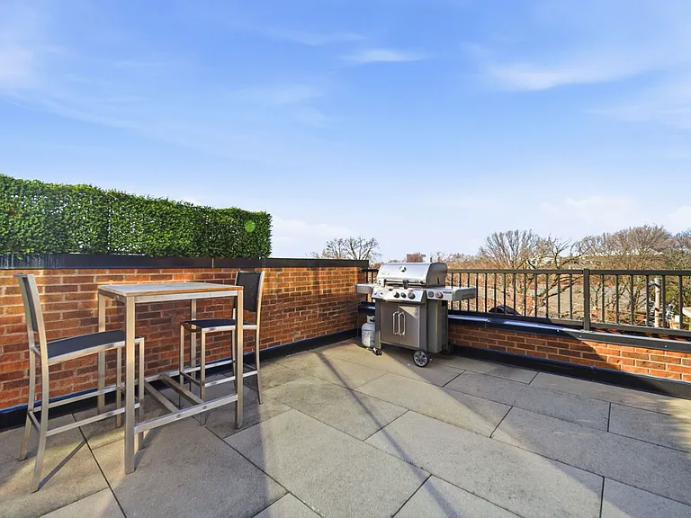HUBBARD PARK PLACE — Photo 14
