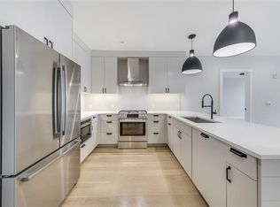 366 6th St #303, Jersey City, NJ 07302