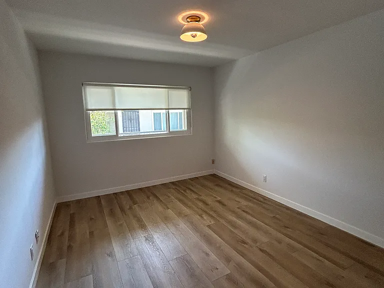 1315 N Poinsettia Pl #7 — Photo 8