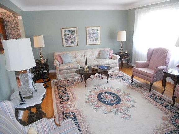 4th image of 5412 Bluebird Ln