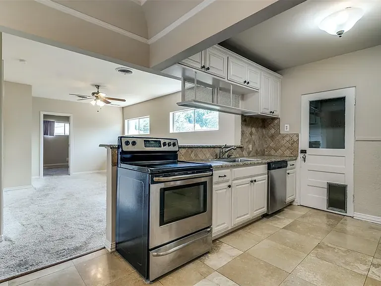 4306 Normandy Ave — Photo 3
