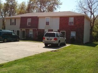 667 N Betty Jo Dr, Fayetteville, AR 72701