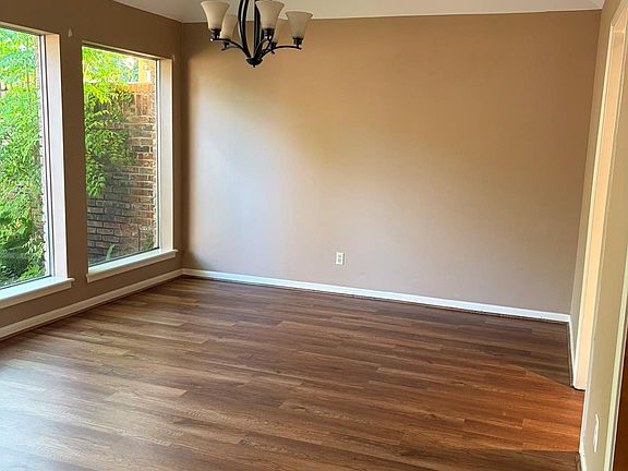 5th image of 2019 Plantation Dr