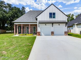 207 Burning Oaks Dr, Carencro, LA 70520