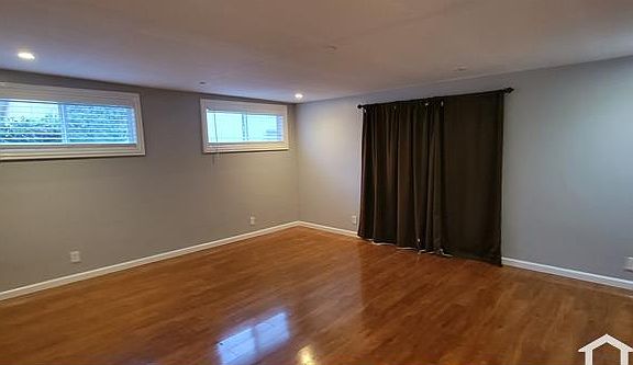 2nd image of 11124 S Manhattan Pl