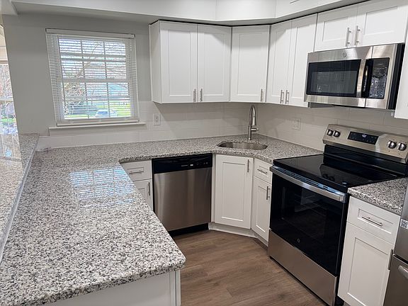 2nd image of 1905 Bennett Pl