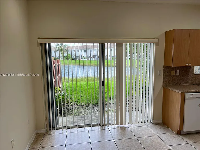 1581 SE 31st Ct #0 — Photo 8