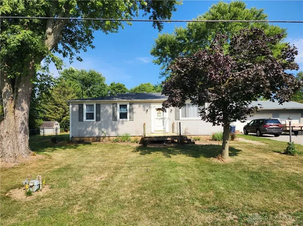 1425 Sanders Rd, Troy, OH 45373