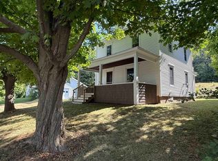 601 Main St, Derby Line, VT 05830