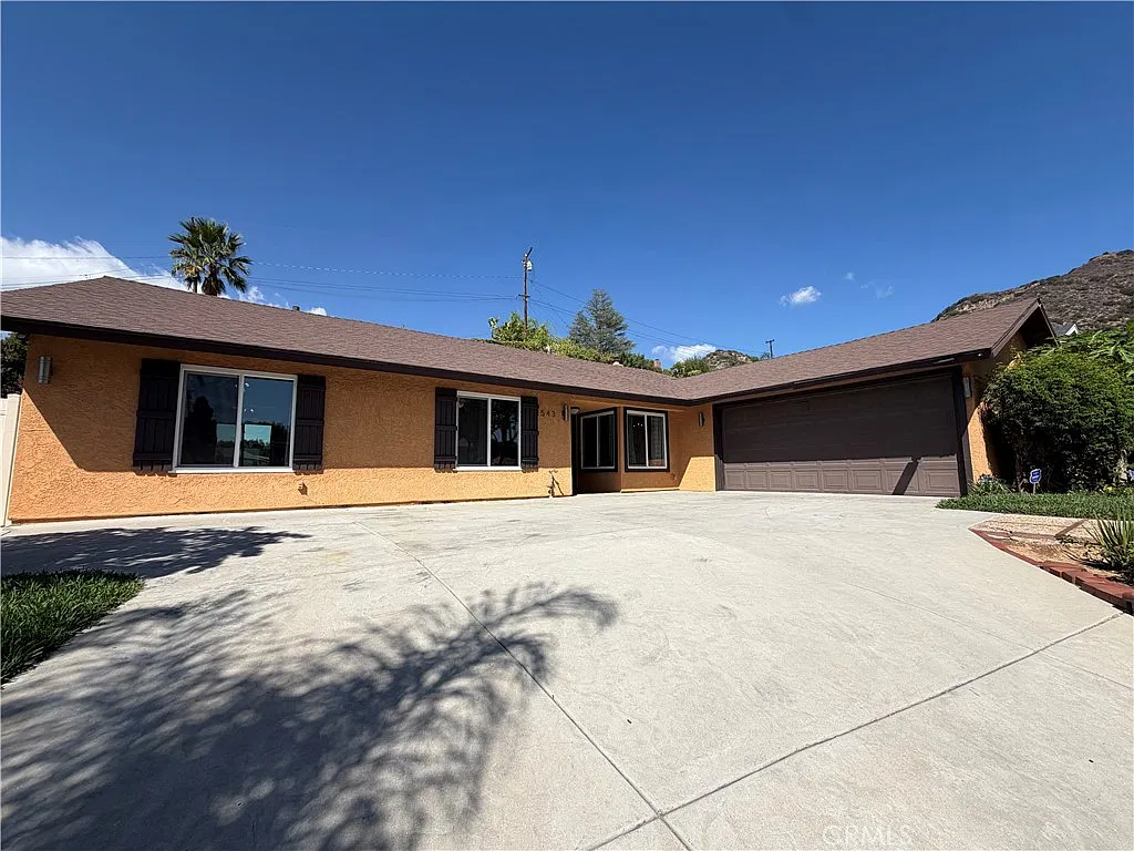 4 bed, 1794 sqft, $4,000 — Photo 1