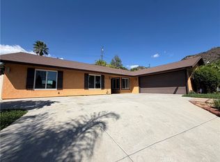 1543 N Hilltop Dr, Azusa, CA 91702