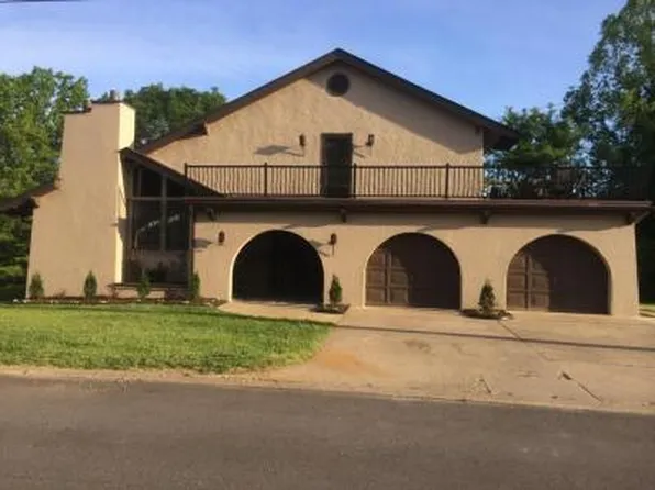 48 Hamill Rd, Huntington, WV 25701