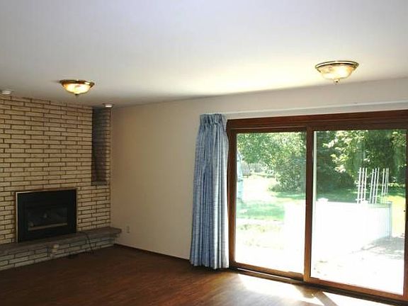 Patio doors off family ro