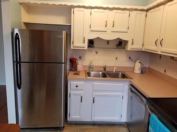 5th image of 509 Clairbrook Ave