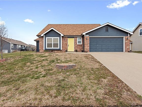 2nd image of 217 Montrose Cir