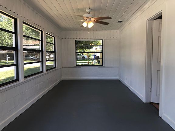 3rd image of 1013 Beverly Ave NW