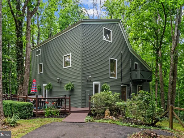 9914 Crest Ct, Marshall, VA 20115