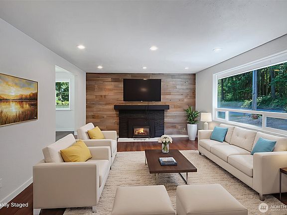 5th image of 8217 50th Avenue E