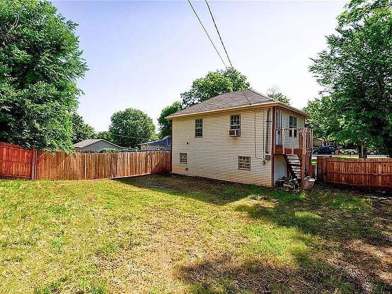 1 bed, 700 sqft, $750 — Photo 2