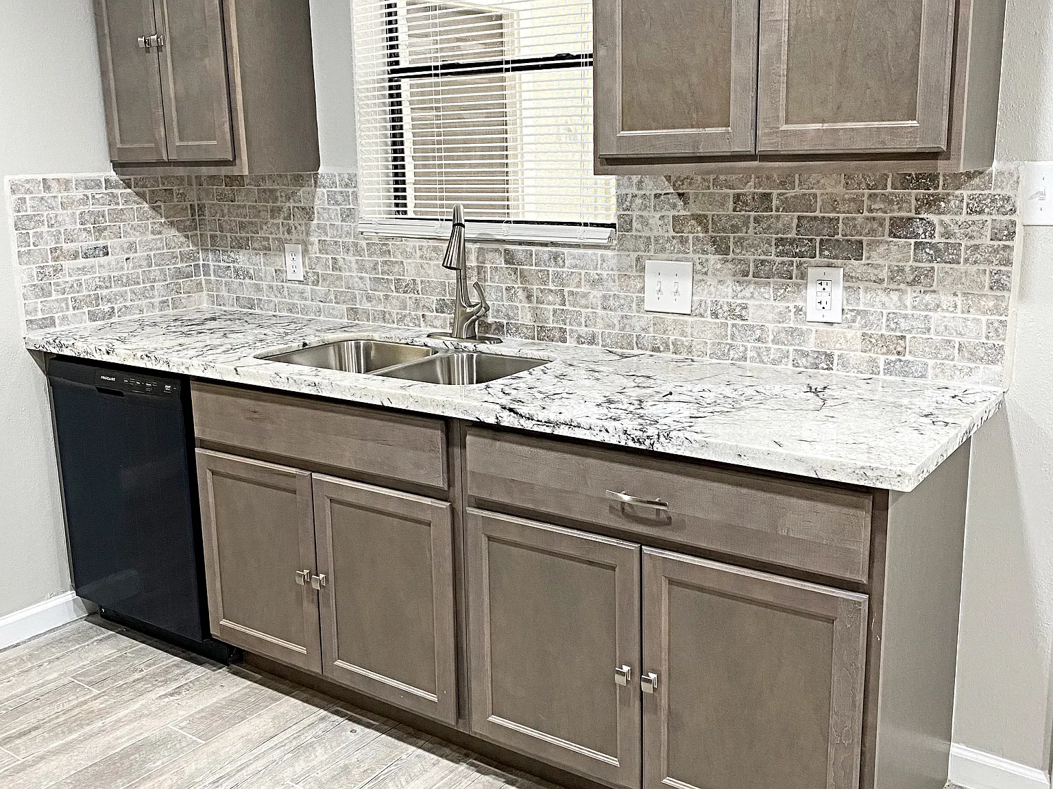 2 bed, 1.5 bath, $1,195 — Photo 4