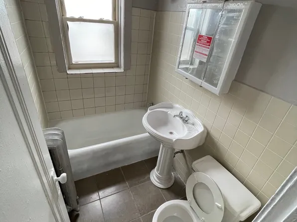 7207 S Bennett Ave #3E, Chicago, IL 60649