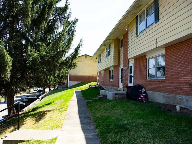 Mountain Ridge Townhouses — Photo 20