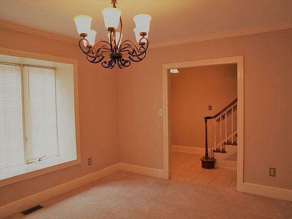 5th image of 406 Sutherlin Pl