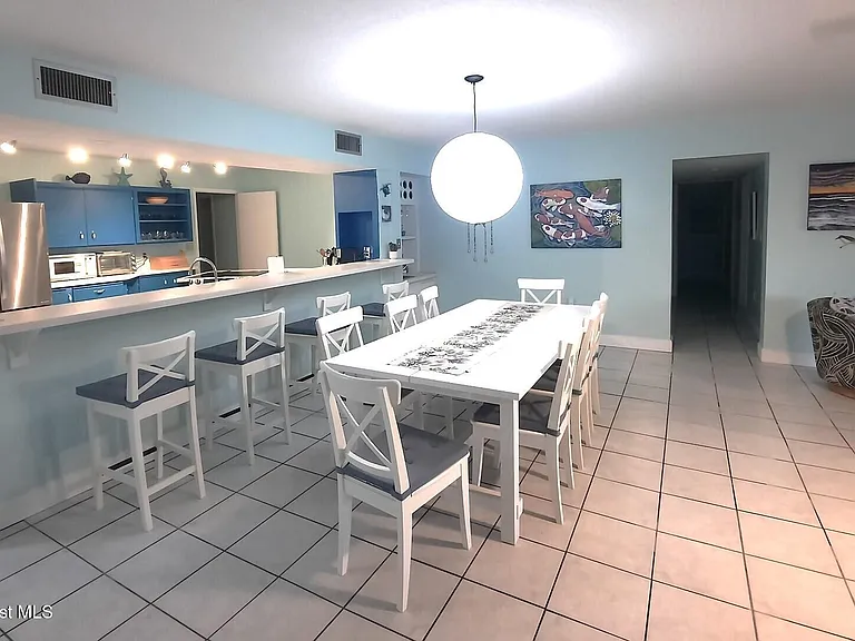 103 La Costa St #5-A — Photo 2