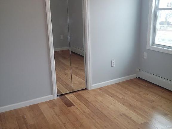 5th image of 14547 223 Street