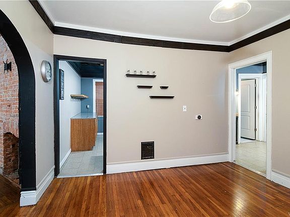 5th image of 134 E Delavan Ave