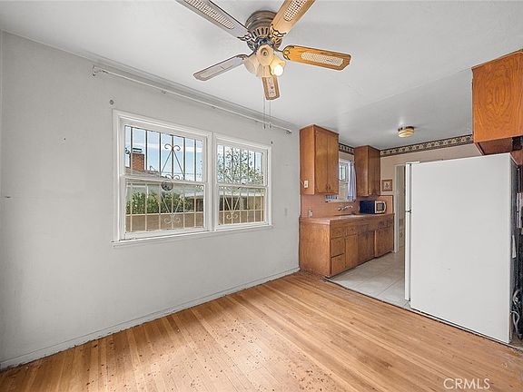 5th image of 285 E Carter St