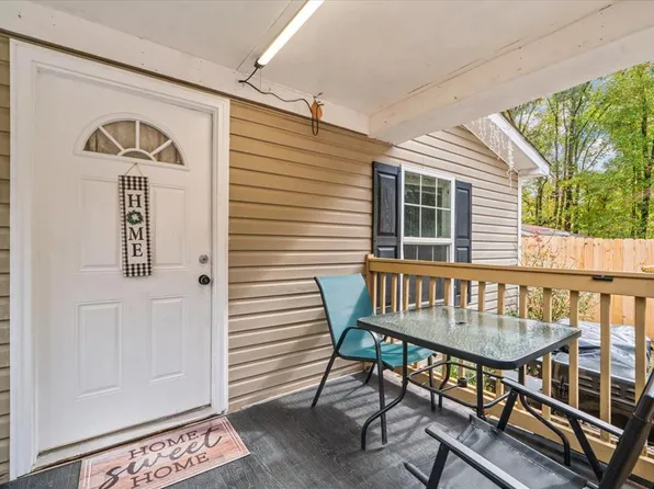 1007 Locke Dr, Dalton, GA 30721