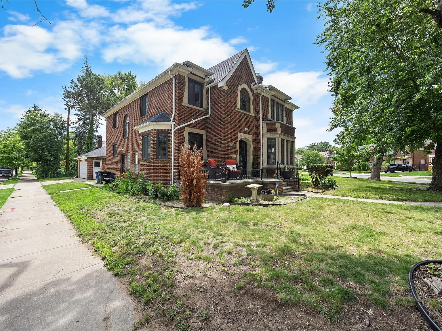 4 bed, 2.5 bath, 2541 sqft, $5,000 — Photo 4