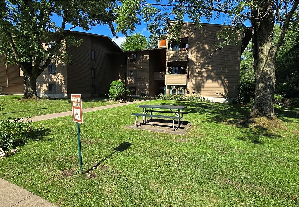 1st image of 105 Watertree Dr
