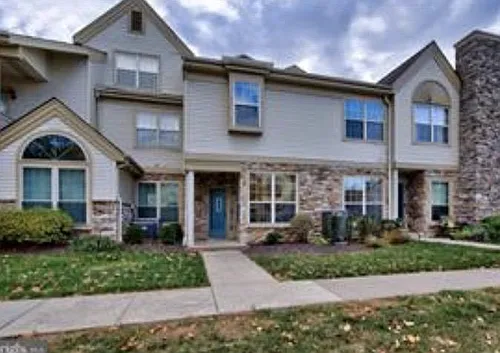 1302 Foxmeadow Cir Photo 1
