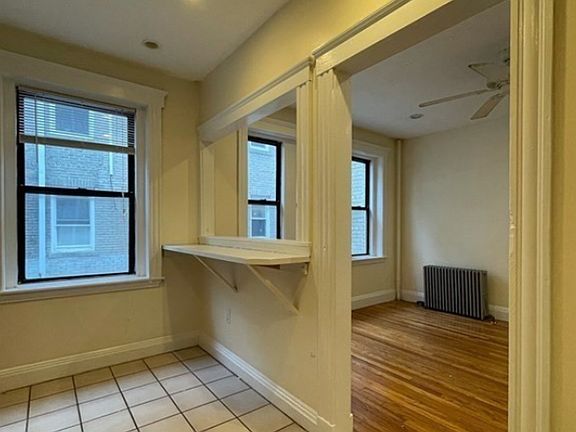 4th image of 248 Kelton St APT 8