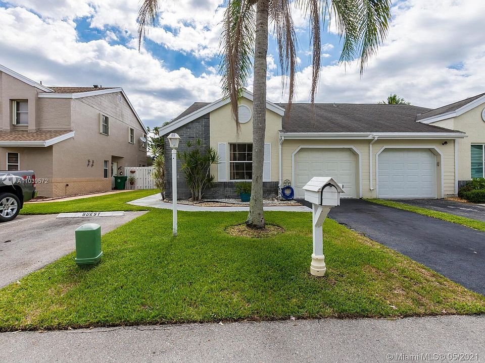 1st image of 1100 SW 110th Ln