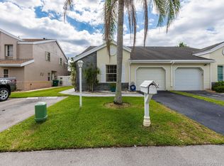 1100 SW 110th Ln, Davie, FL 33324