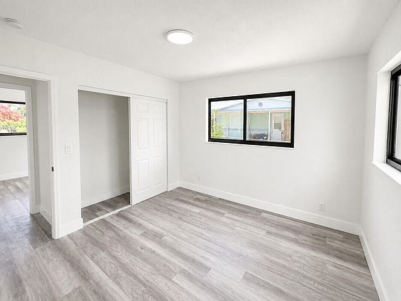5th image of 235 SW 21st Way