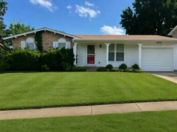 1870 San Luis Rey Pkwy, Fenton, MO 63026