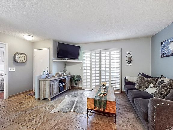 2nd image of 24429 Valle Del Oro Unit 102