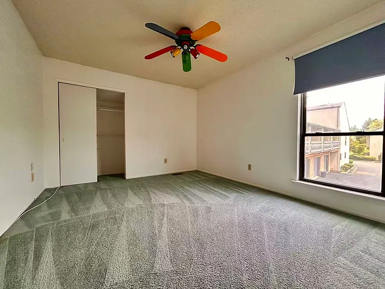 28 Spencer St #213 — Photo 5