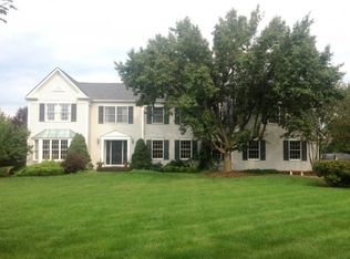 18 Hoffman Pl, Belle Mead, NJ 08502