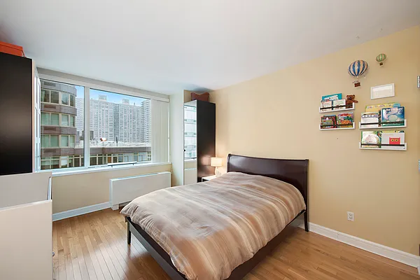 Rented by SERHANT. | media 2