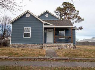 1121 E Thoman St, Springfield, MO 65803