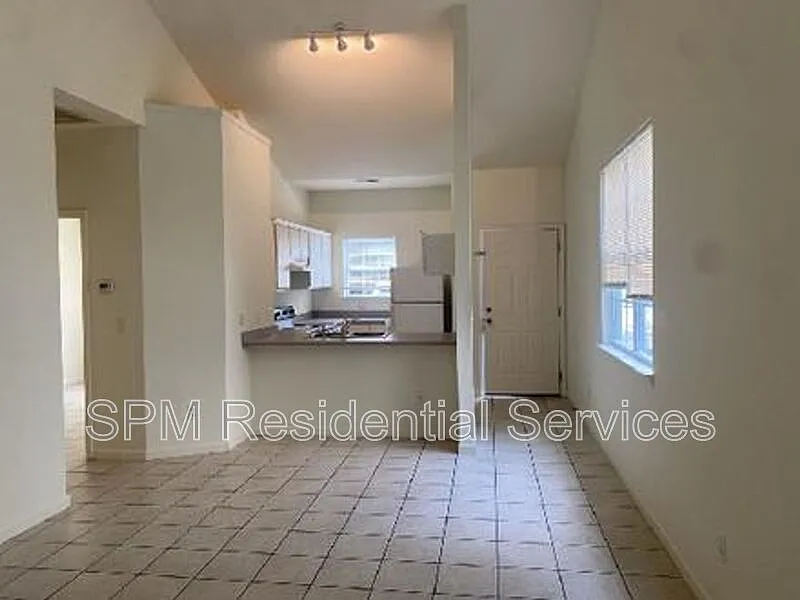 2 bed, 2.0 bath, 1100 sqft, $1,425 — Photo 3