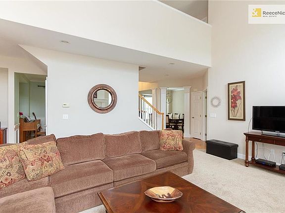4th image of 3322 W 145th St
