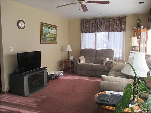 3rd image of 1121 Heritage Dr
