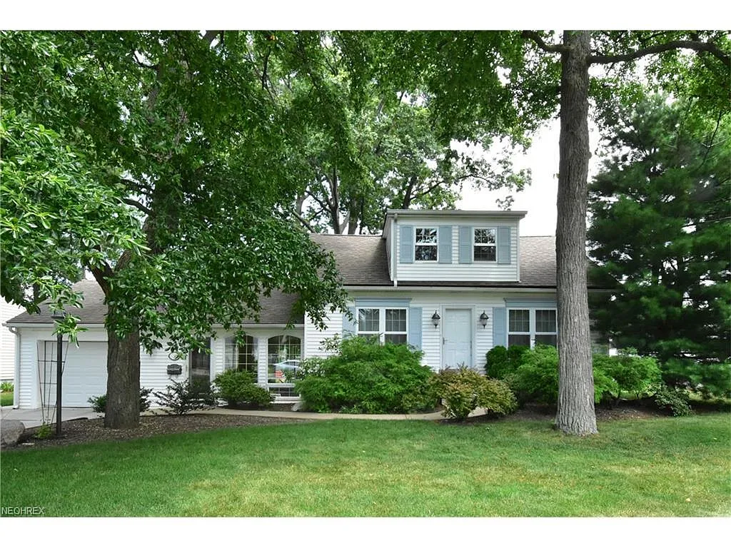 159 Mull Ave photo 1